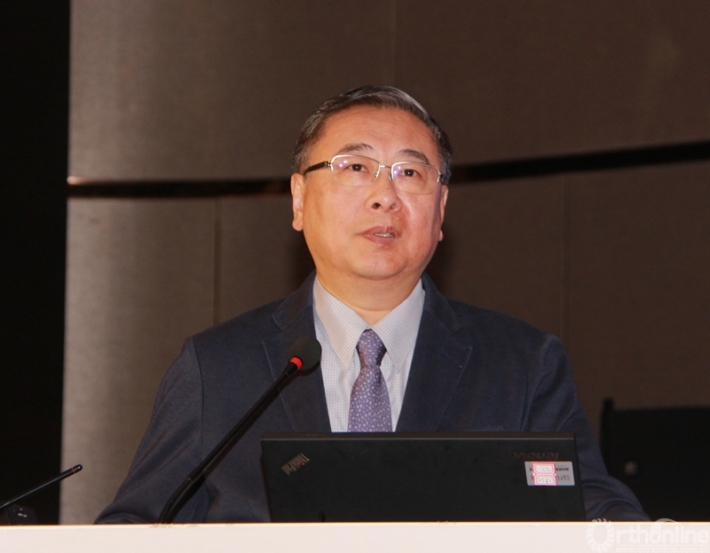 田伟教授授课北京积水潭医院田伟教授分享了"机器人辅助脊柱外科手术